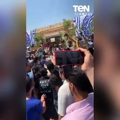 في وداع صانع البهجة.. وصول جثمان سمير غانم وتوافد النجوم حتى وداعه في المقابر