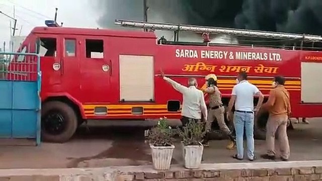 रायपुर के केमिकल फैक्ट्री में लगी भीषण आग, दमकल की 10 गाड़ियां पहुंची आग बुझाने