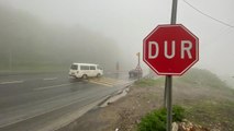 Bolu Dağı'nda sağanak ve yoğun sis ulaşımı olumsuz etkiliyor