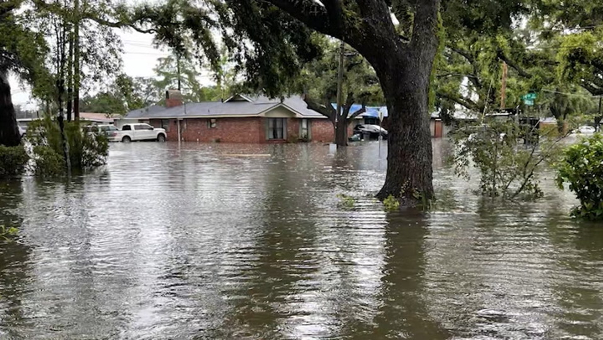 Non-profits help Lake Charles residents clean up after flood
