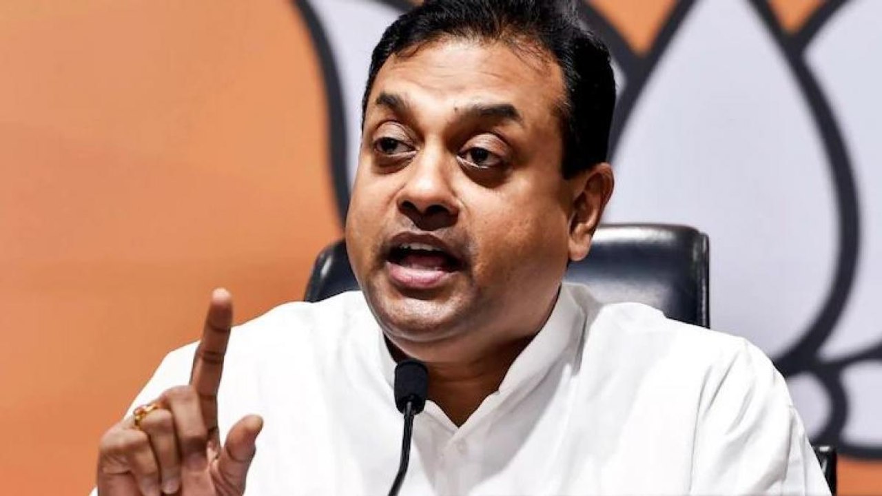 Halla Bol: Debate on BJP-Congress toolkit fight