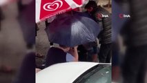 Beyoğlu'nda sokak ortasında dehşet: İki çocuk annesi kadın, eski eşi tarafından kurşun yağmuruna tutuldu