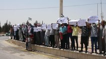 TEL ABYAD - Barış Pınarı Harekatı bölgesinde halk, kendilerini elektriksiz bırakan terör örgütü YPG/PKK'yı protesto etti