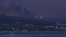 El fuego obliga a evacuar 13 aldeas y 3 monasterios a 40 kilómetros de Atenas