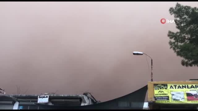 Suriye'den gelen toz bulutu Şanlıurfa'yı esir aldı