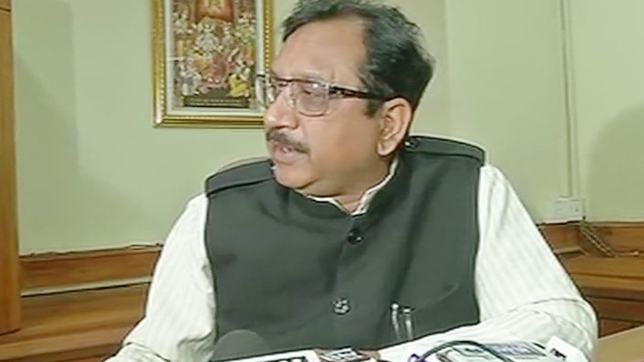 MP Minister Vijay Shah upset on ambulance out of order