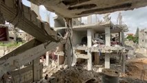 Atónitos se quedan los palestinos al regresar a sus casas y encontrar destruidos los edificios