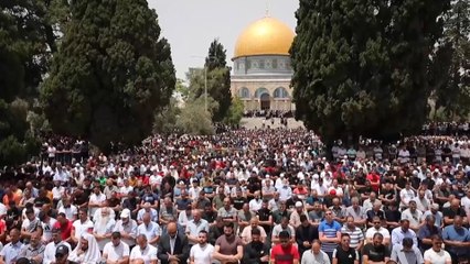 الشرطة الإسرائيلية تطلق الرصاص المطاطي وقنابل الصوت على فلسطينيين في باحات الأقصى