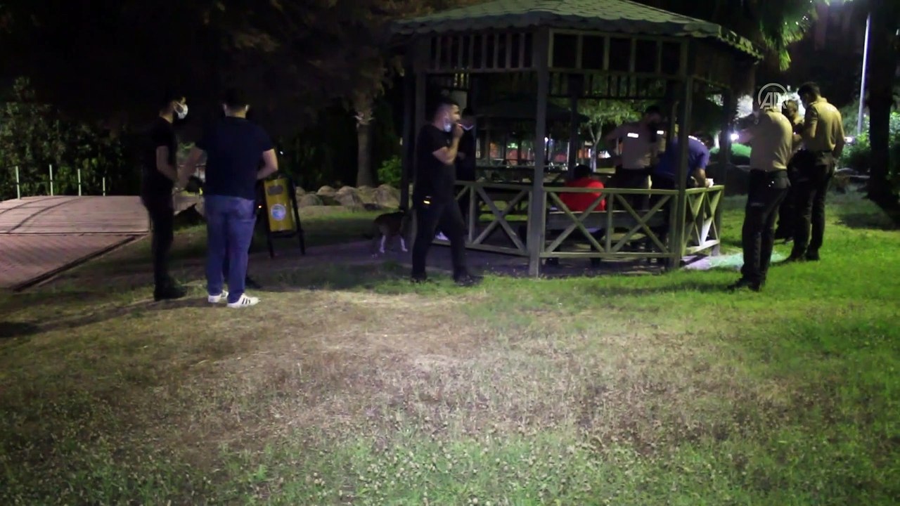 ADANA - Kuru sıkı tabancayla havaya ateş açan kişi gözaltına alındı