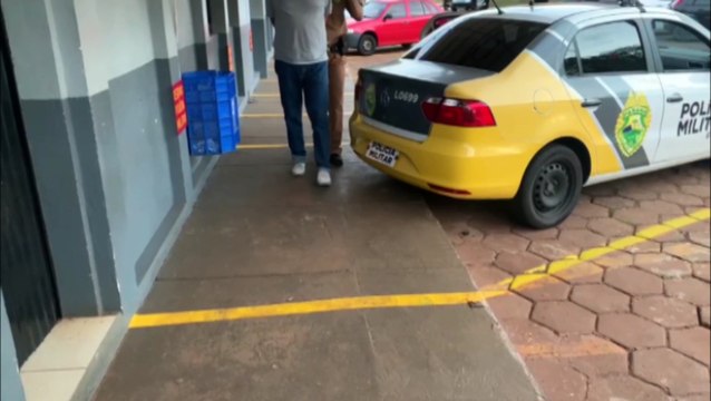 Peruano tenta passar dólares falsos para comprar óculos no Centro e acaba preso pela PM