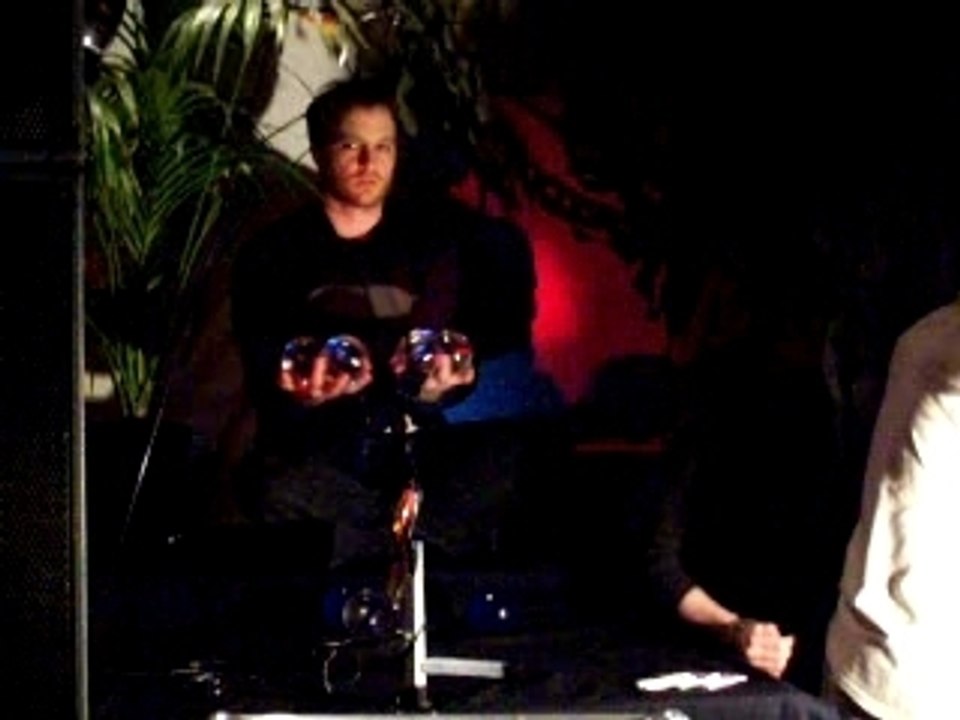 Underdome 22.04.2006 à Troyes ... salle drum HALLUCINANT !