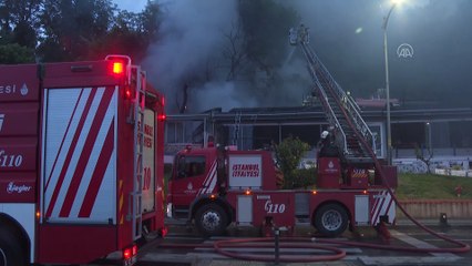 İSTANBUL - Üsküdar'da kafede çıkan yangın söndürüldü