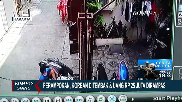 Ngeri! Aksi Perampokan dengan Senjata Api Terekam CCTV, Uang Rp 25 Juta Raib!