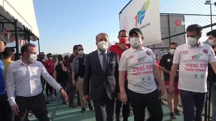 Tenisçiler Cudi Dağı eteklerinde final için ter döküyor