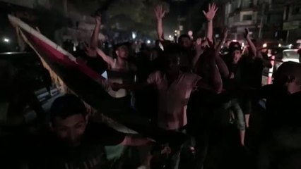 Miles de palestinos celebran en las calles la entrada en vigor del alto el fuego en Gaza