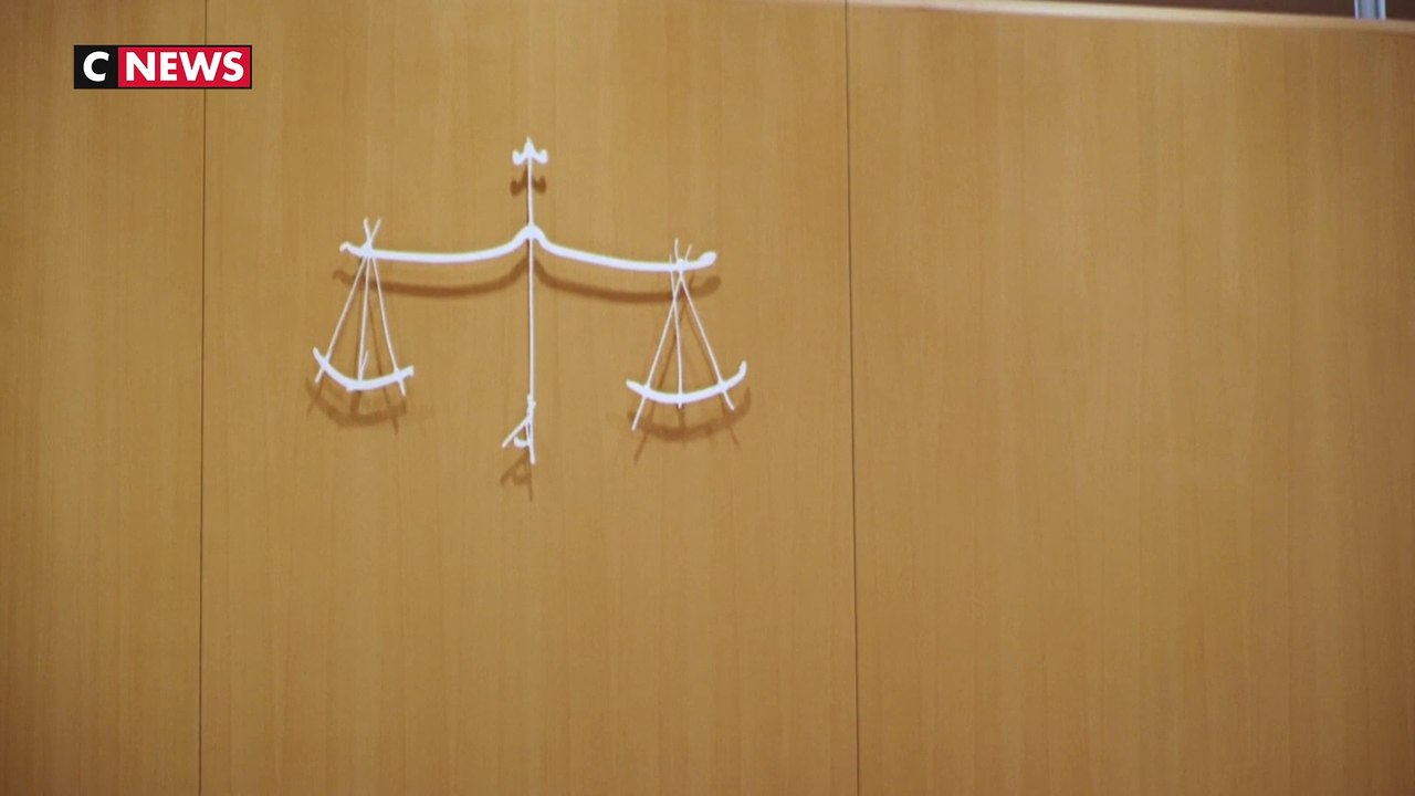 Dans une tribune les magistrats expriment leur colère