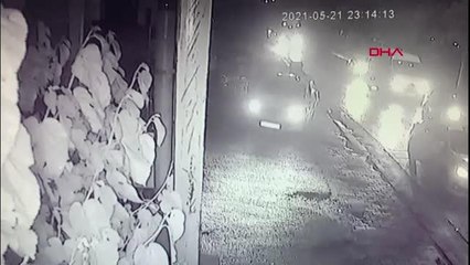 MARKETE GİREN HIRSIZLAR, 30 BİN LİRALIK ÜRÜNLE BERABER SADAKA KUTUSUNU DAHİ ÇALMIŞLAR