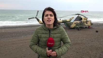 SAHİLE ZORUNLU İNİŞ YAPAN AZERBAYCAN ASKERİ HELİKOPTERİ PARÇA BEKLİYOR