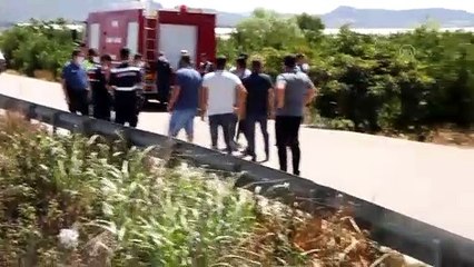 ANTALYA - Sulama kanalına düşen otomobilin sürücüsü yaralandı