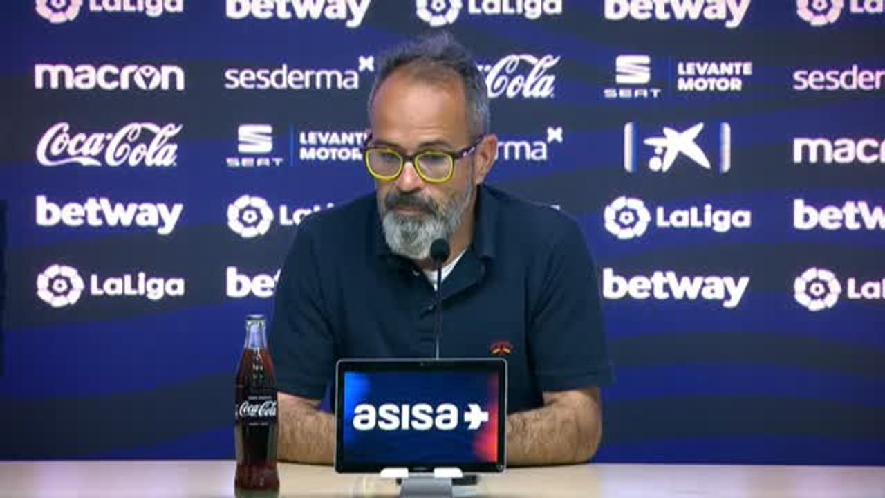 Al técnico del Levante se le puso "la piel de gallina" con la vuelta del público a los estadios