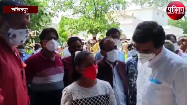 लापरवाही से गयी पिता की जान, एम्बुलेंस चालक सहित दोषियों पर कार्रवाई