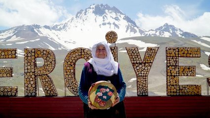 75 yıllık ömründe uzaktan gördüğü Erciyes'e ilk defa çıktı