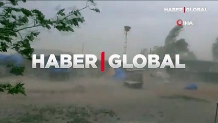 Şiddetli toz fırtınası demir sac tabakalarını takvim yaprağı gibi çevirdi