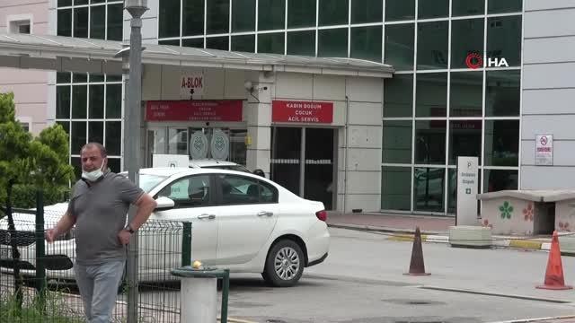 Kaldırımda buldukları ilaçları içen ikizler yoğun bakımda...Acılı baba: İnsanımız duyarlı olsun. Çocuklarımı göremiyor, sarılamıyorum