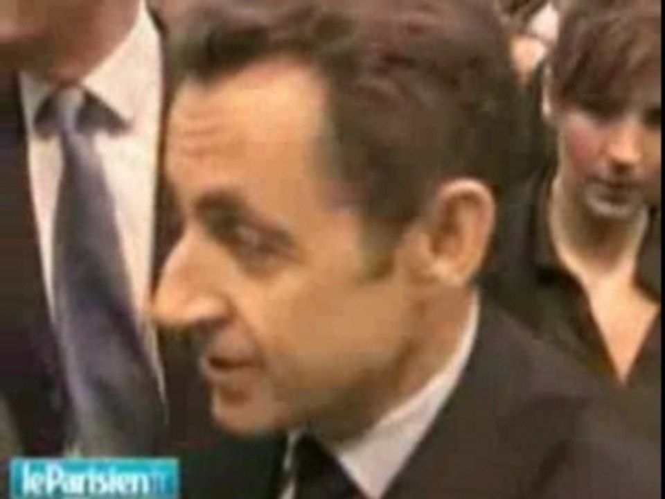 Bonjoure de sarkosy, et casse toi alors pauvre con!