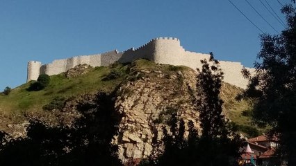 Son dakika haberi: İskilip Kalesi surlarından düşen engelli genç hayatını kaybetti (2)