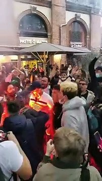 Les supporters toulousains sont euphoriques après la victoire du Stade Toulousain en finale de la Champions Cup. La cinquième étoile européenne, c'est fait !
