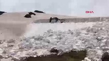 Son dakika haber | Hakkari'de askeri üs bölgesinde 8 metre karla mücadele