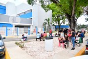 Ciudadanos de Santo Domingo Oeste asisten a recibir su vacuna anticovid