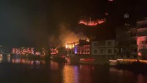 Son dakika haber! Tarihi yalıboyu evlerinin bulunduğu alandaki otel olarak kullanılan konakta yangın çıktı