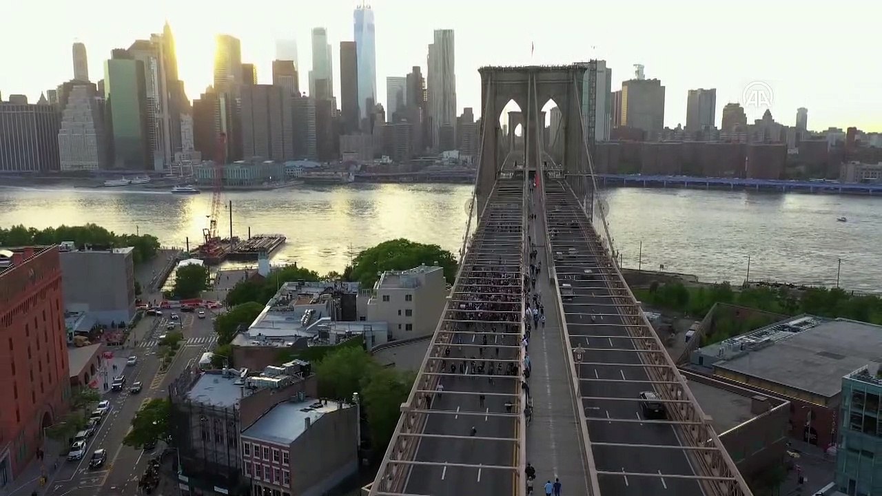 NEW YORK - Siyahi George Floyd ölümünün birinci yılında New York'ta anıldı