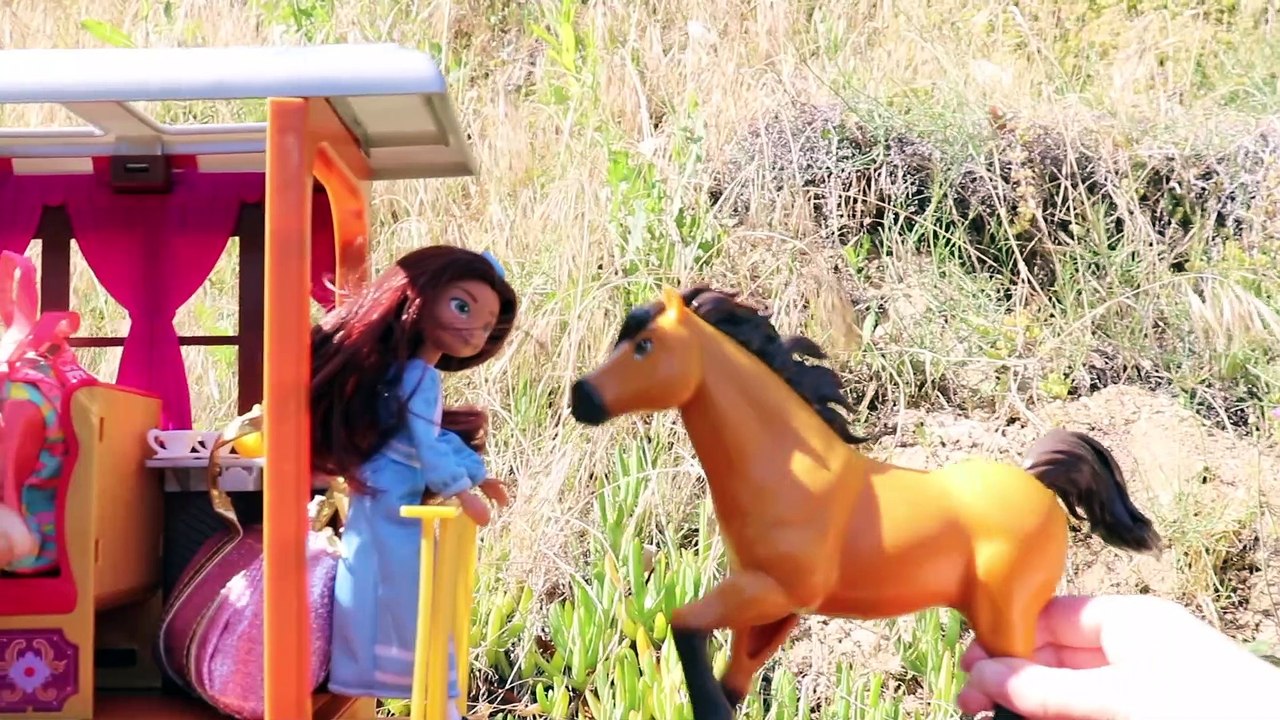 Play Time Mini Vacation - Mini Toys, Mini games - Elsa and Anna Toddlers