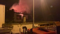 Tarihi yalıboyu evlerinin bulunduğu alandaki otel olarak kullanılan konakta çıkan yangın söndürüldü