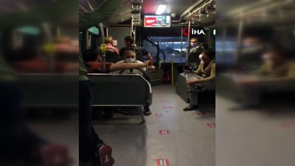 Metrobüste 'bacak bacak üzerine attın' kavgası