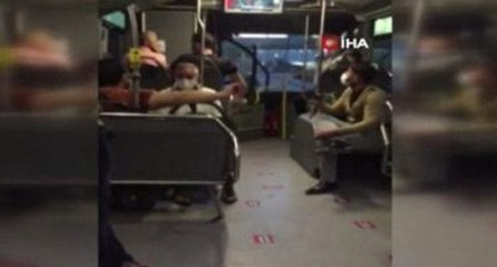 Metrobüste ‘bacak bacak üzerine attın’ kavgası