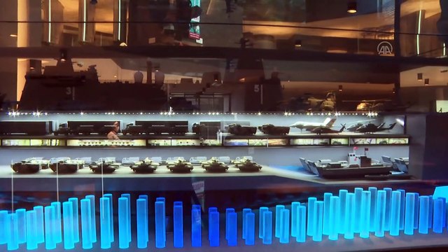 İSTANBUL - Akar ve TSK komuta kademesi, inşası devam eden TCG Anadolu’yu inceledi (1)