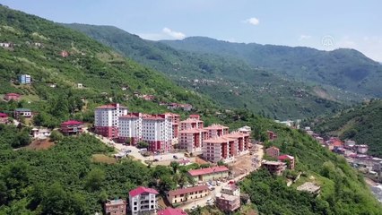 GİRESUN - Sel felaketinin yaşandığı Dereli'de yeni yapıların inşasında sona yaklaşıldı
