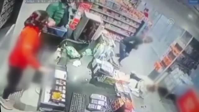 Kadına şiddet kameraya yansıdı