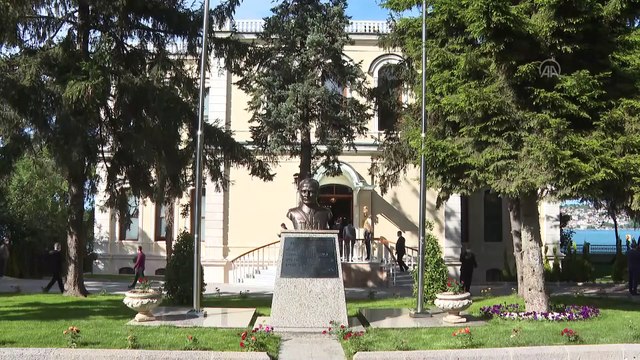 İSTANBUL - Akar beraberindeki TSK komuta kademesi ile Pakistan’a ihraç edilen MİLGEM korvetinin inşa çalışmalarını inceledi