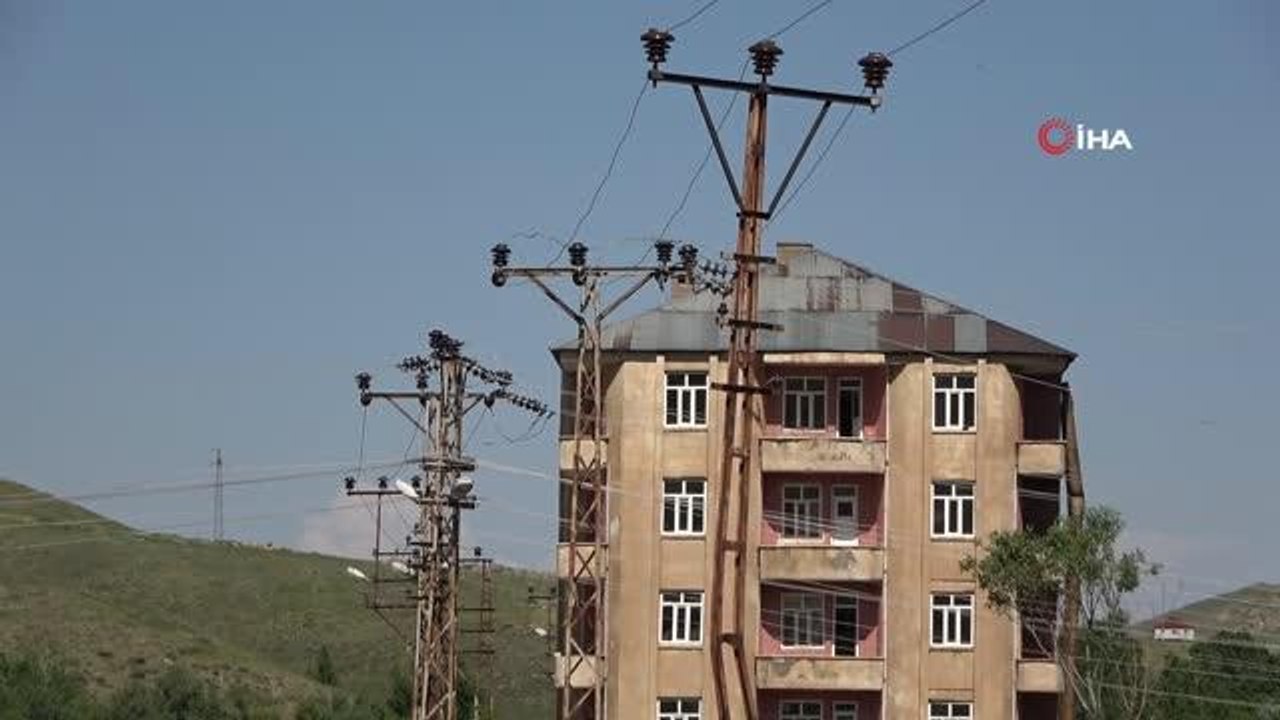 İran sınırında elektrik arızalarını gidermek için 4 kişilik ekip kuruldu