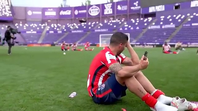 سواريز يبكي بحرارة بعد الفوز بالدوري الإسباني