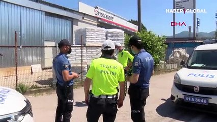 İzmit'te kısıtlama ihlalinden işlem yapan ekibi görüntüleyince gözaltına alındı