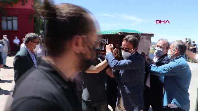 DENİZLİ AHMET NAZİF ZORLU'NUN ANNESİ SON YOLCULUĞUNA UĞURLANDI