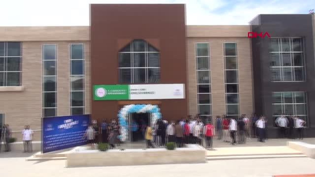 ŞIRNAK BAKAN KASAPOĞLU: CİZRE GENÇLİK MERKEZİ'NİN AÇILIŞINA KATILDI