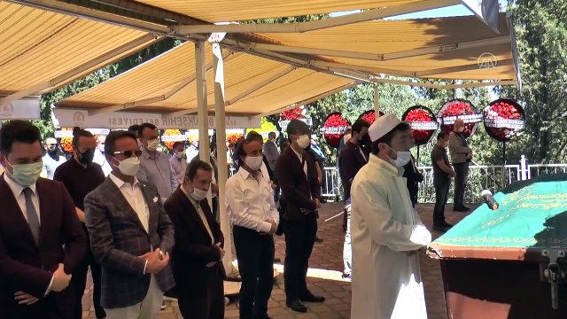 DENİZLİ - Zorlu Holding Yönetim Kurulu Başkanı Ahmet Nazif Zorlu'nun annesi toprağa verildi