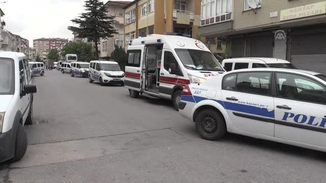 Son dakika gündem: Ailesiyle tartıştıktan sonra kendisini eve kilitleyen genci polis ikna etti